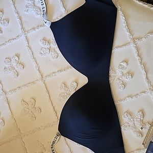 Victoria Secret Tshirt wireless bra